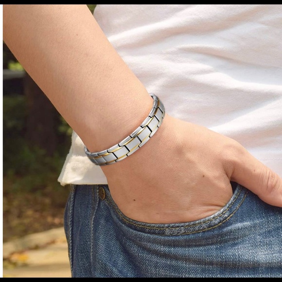 Men’s Magnetic Bracelet - Picture 2 of 6